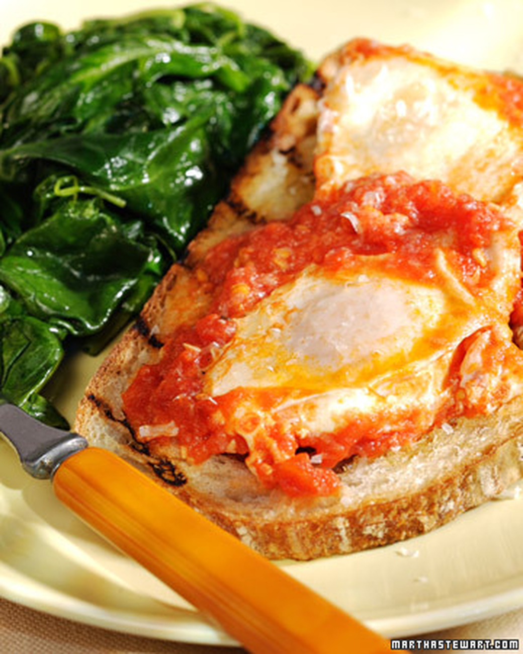 Mad Hungry Recipe: Poached Eggs in Tomato Sauce