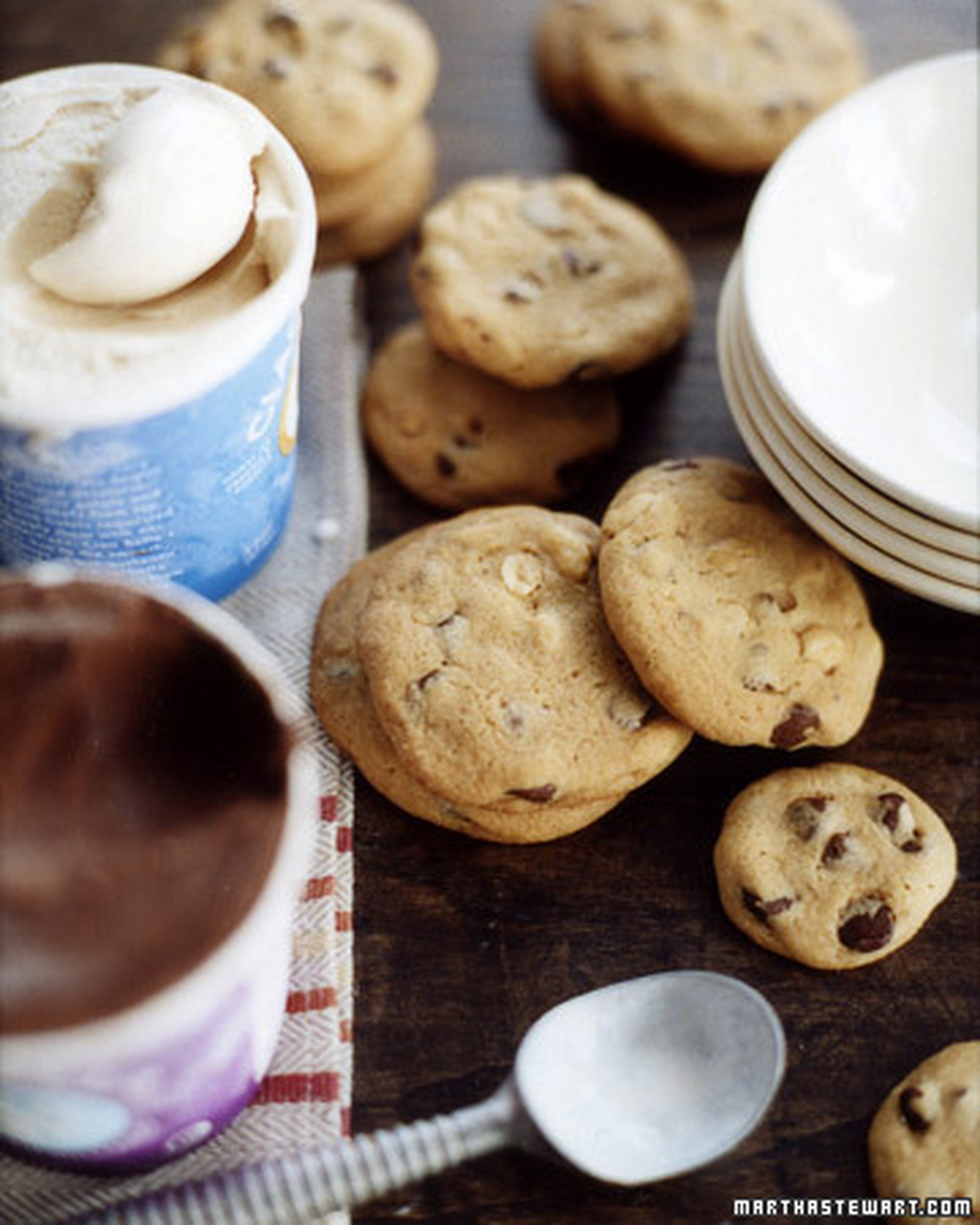 Mad Hungry Recipe: Chunky Peanut, Chocolate, and Cinnamon Cookies