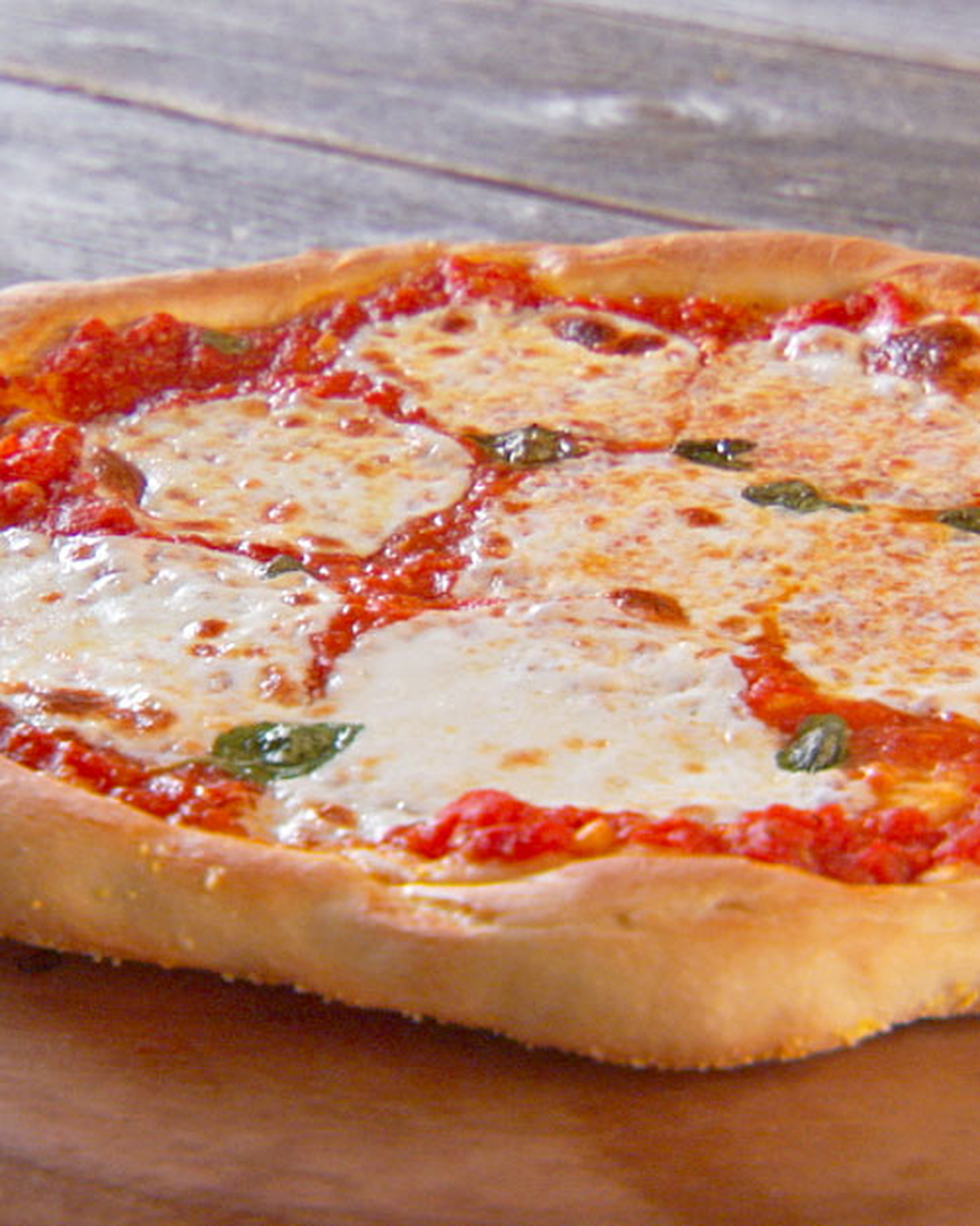 Mad Hungry Recipe: Lucinda's Pizza Margherita