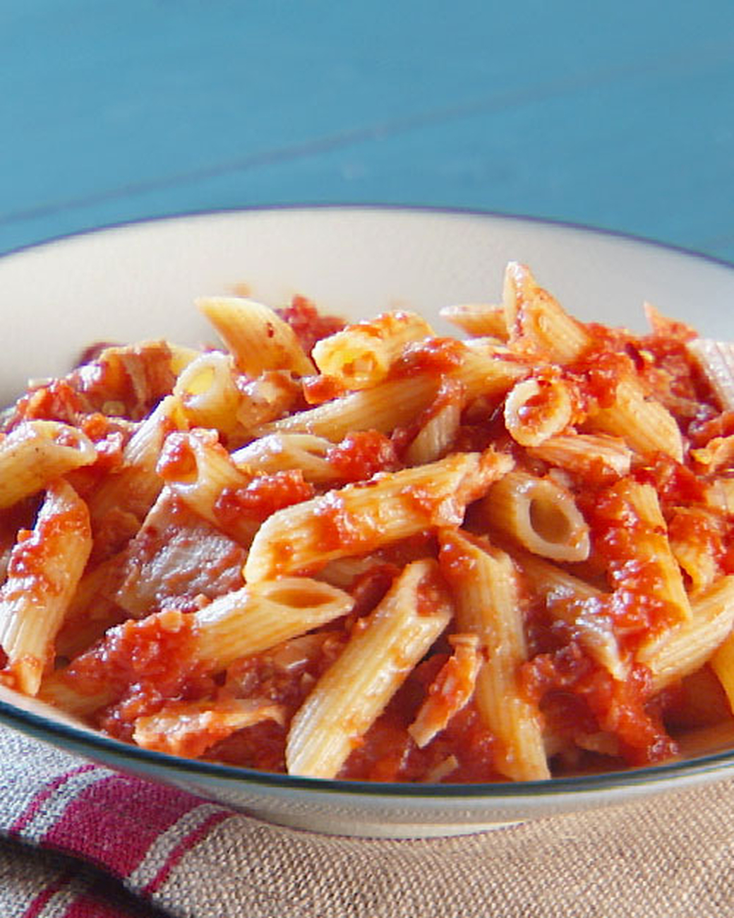 Mad Hungry Recipe: Tuna Tomato Pasta