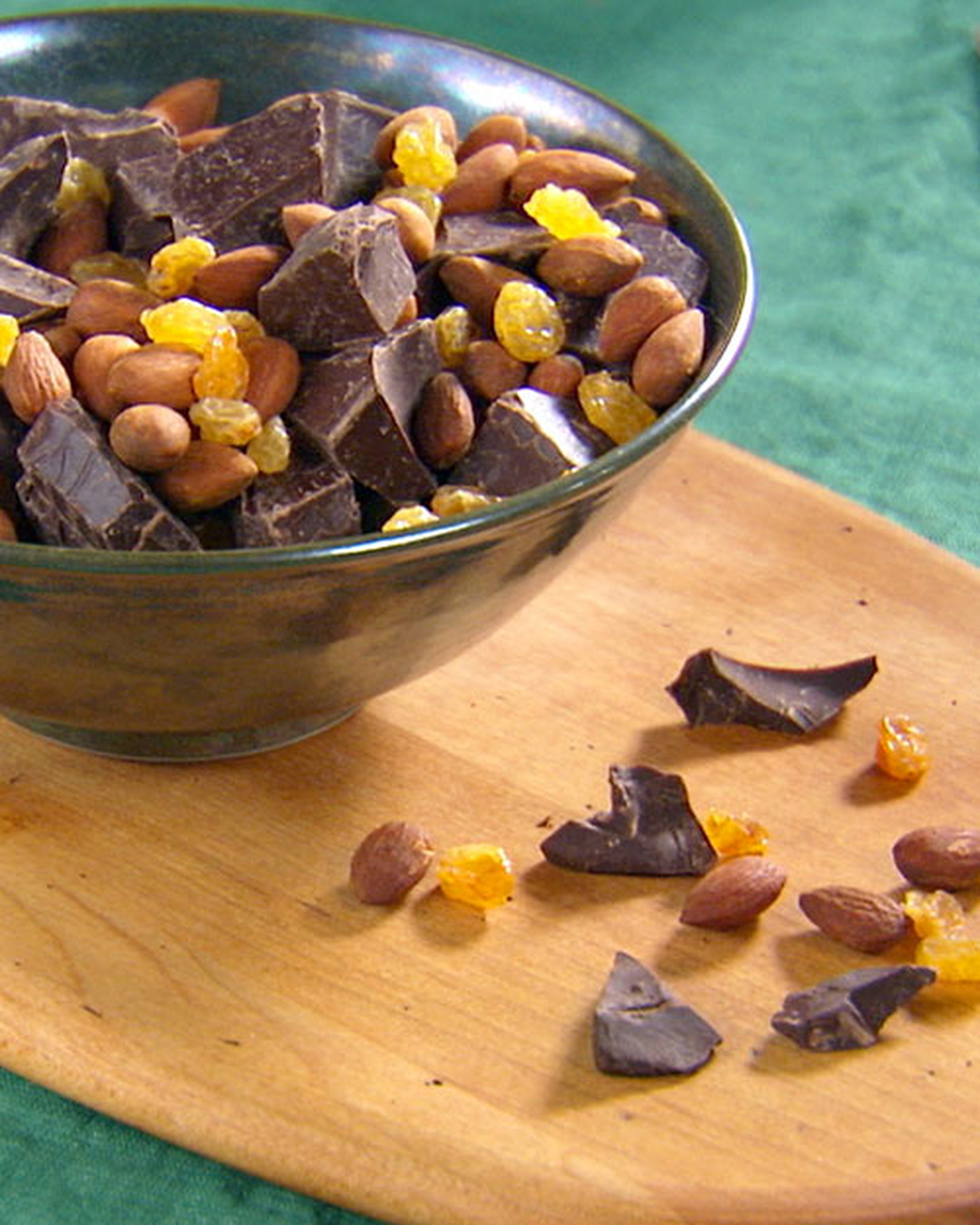 Mad Hungry Recipe: Dark Chocolate with Golden Raisins and Toasted Almonds