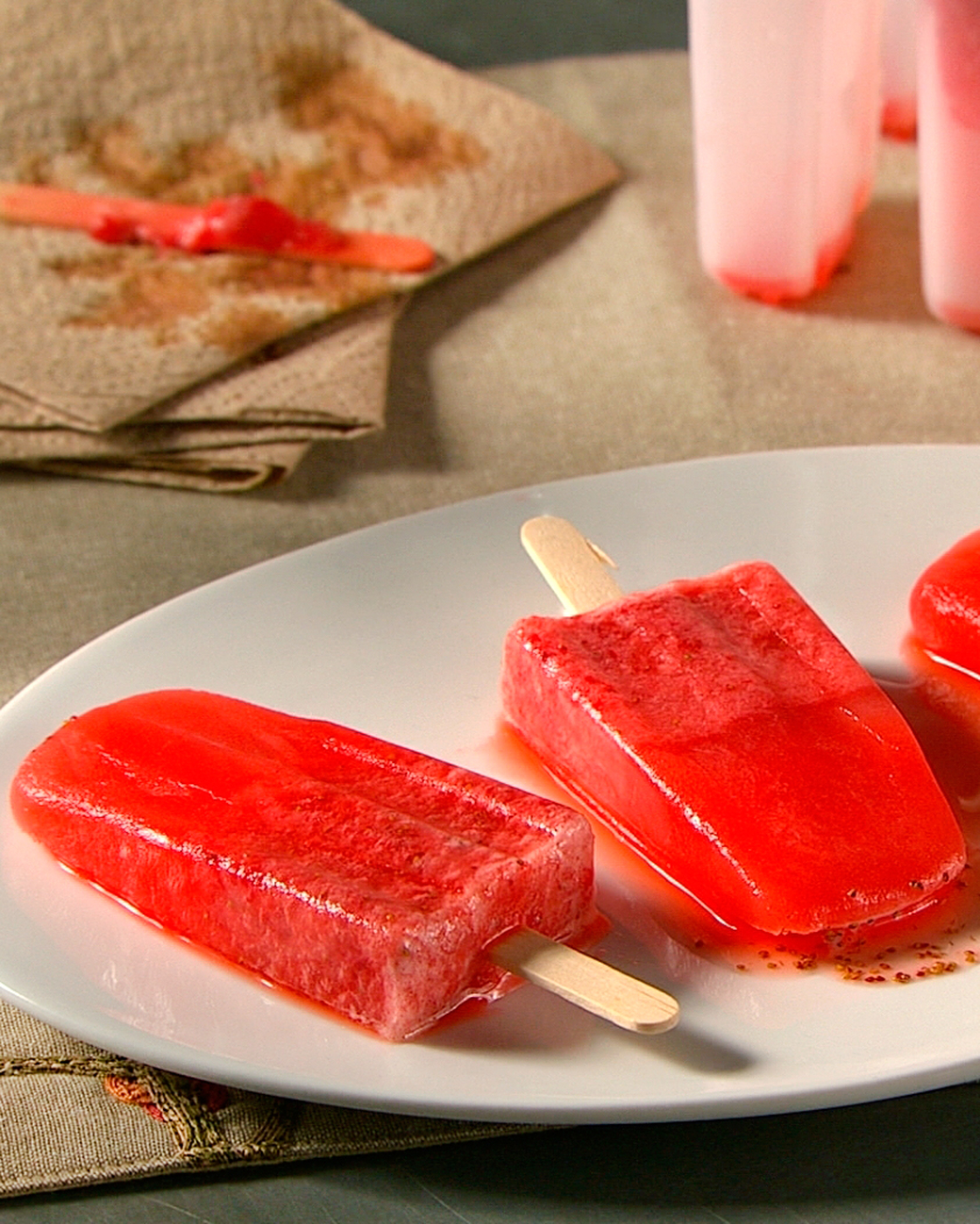 Mad Hungry Recipe: Strawberry Lemonade Popsicles
